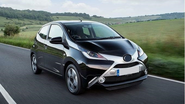Fits Toyota Aygo 2014- Front Wing Primed With Side Lamp Hole Left N/S - image 2