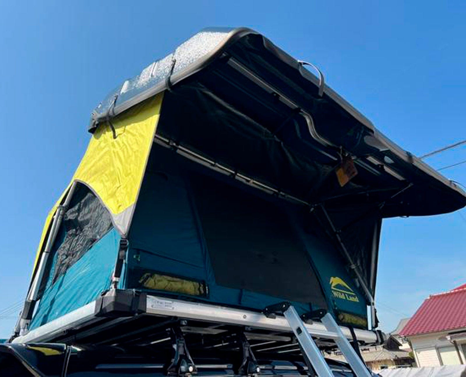 Roof Top Camping Tent Auto Solar Remote Controlled Hard Shell 2 Person