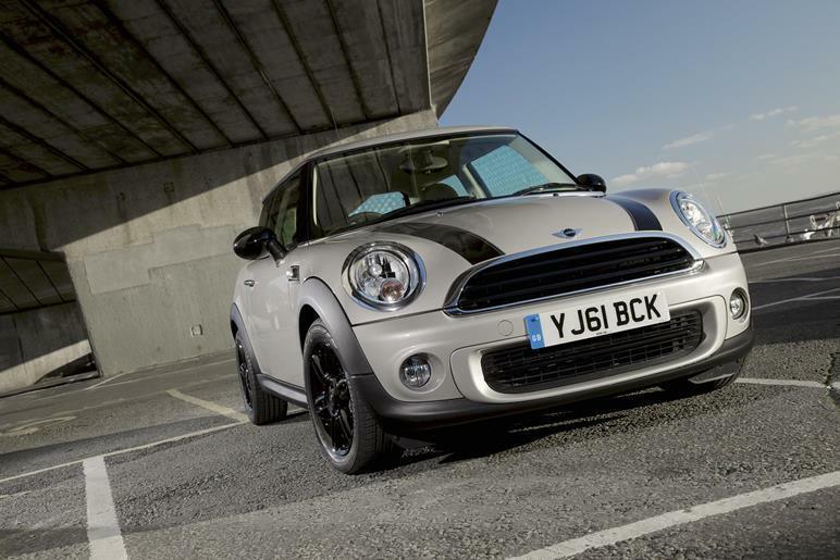 Mini Hatch R56 Lci 2010-2014 Front Lower Centre Grille Moulding Frame ...