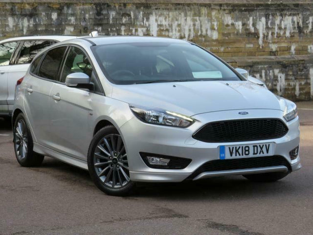 Fits Ford Focus St-Line, Zetec S 2014- Front Bumper Fog Grille With Fog Lamp Hole Driver Side - image 2